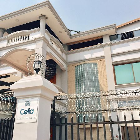 Celia Hostel Mandalay Extérieur photo