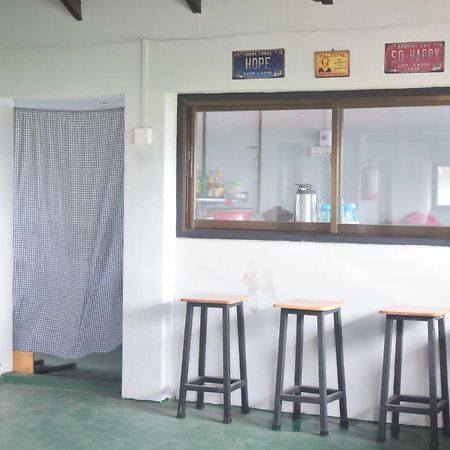 Celia Hostel Mandalay Extérieur photo