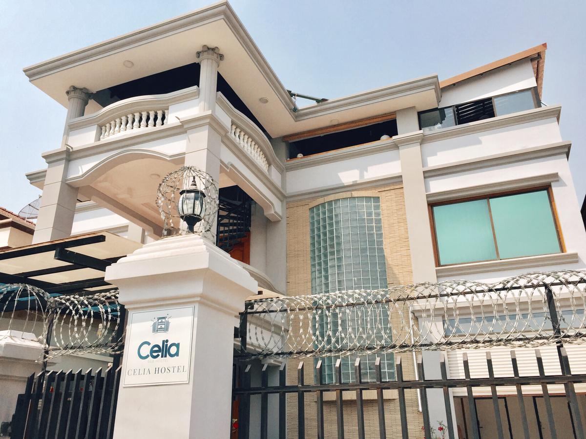 Celia Hostel Mandalay Extérieur photo