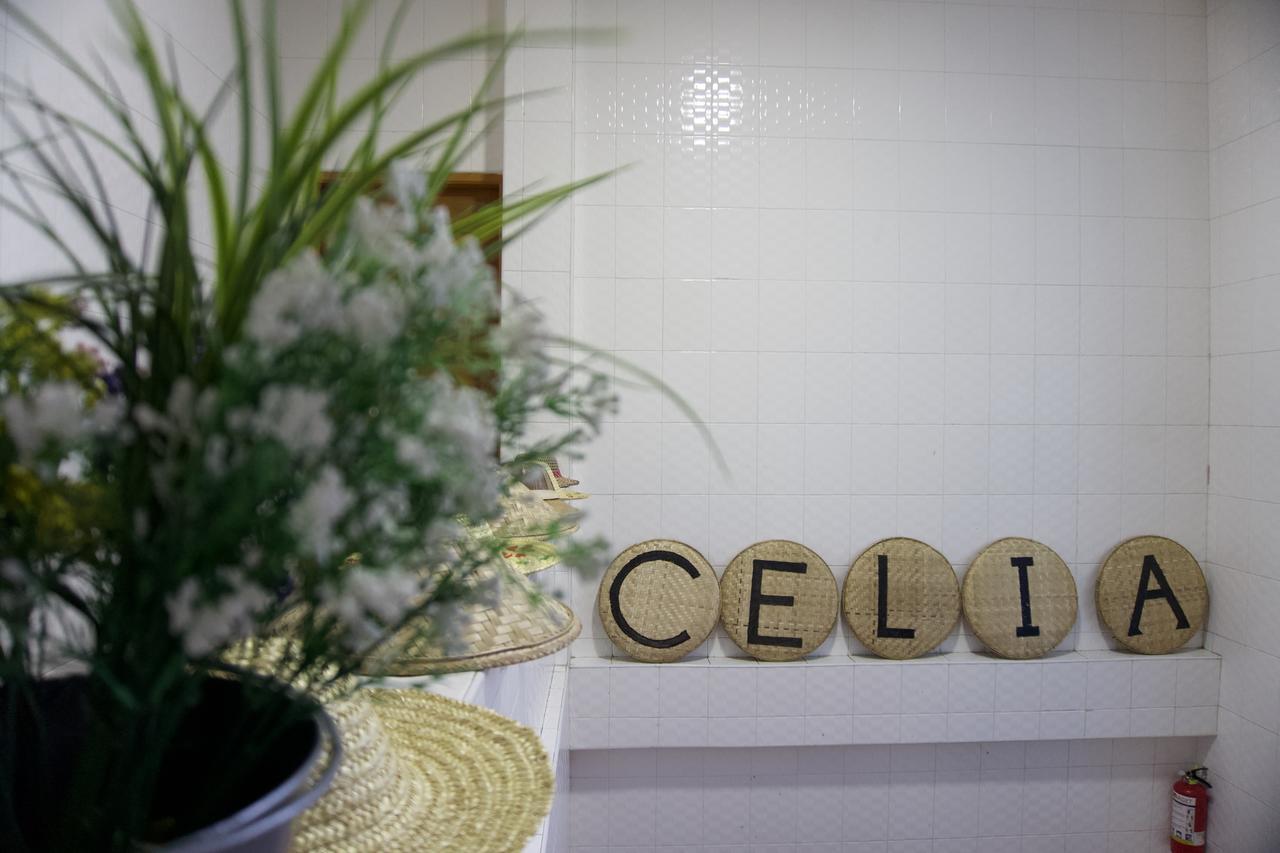 Celia Hostel Mandalay Extérieur photo