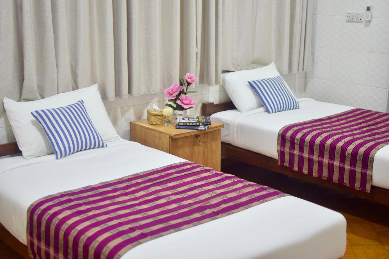 Celia Hostel Mandalay Extérieur photo