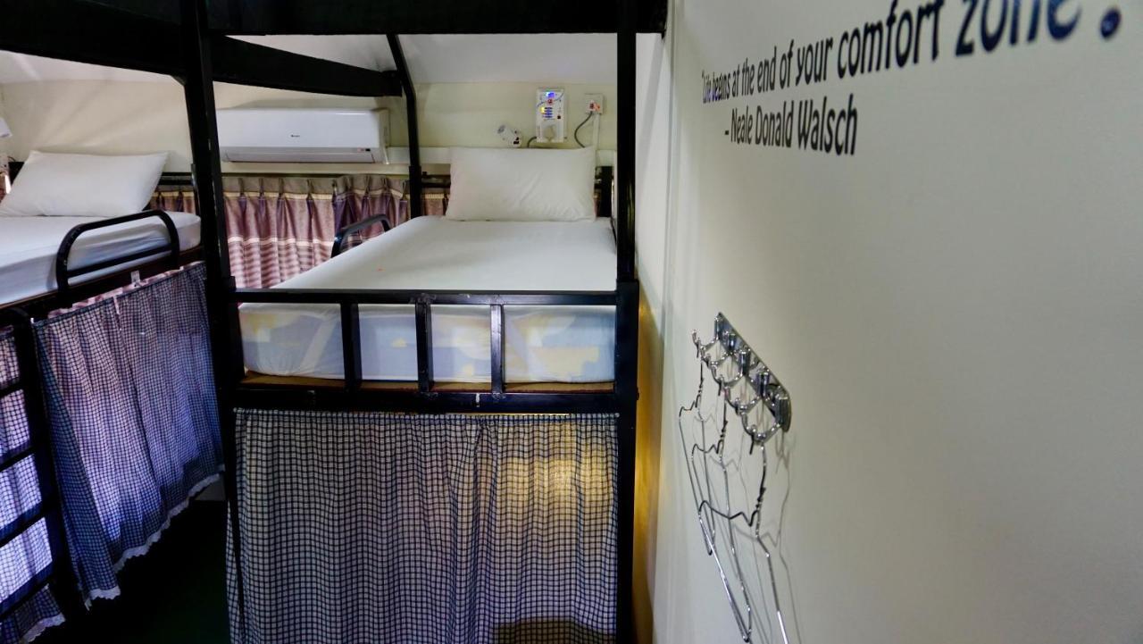 Celia Hostel Mandalay Extérieur photo