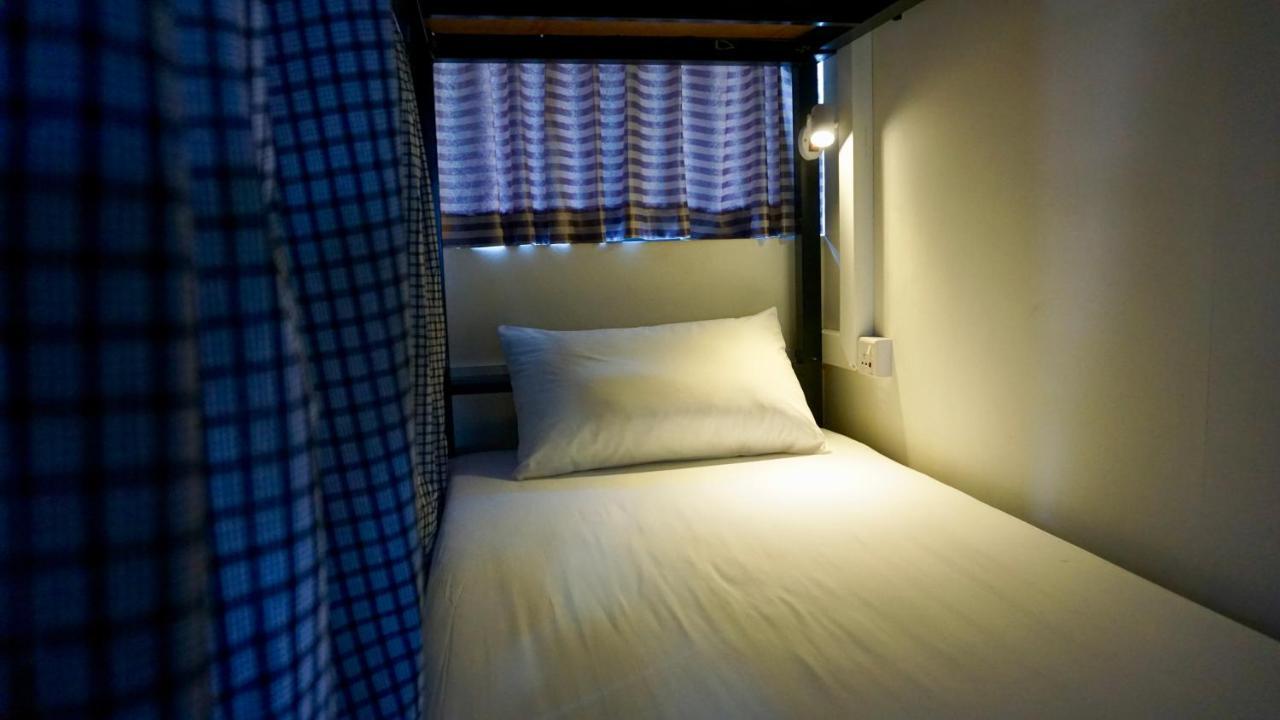 Celia Hostel Mandalay Extérieur photo