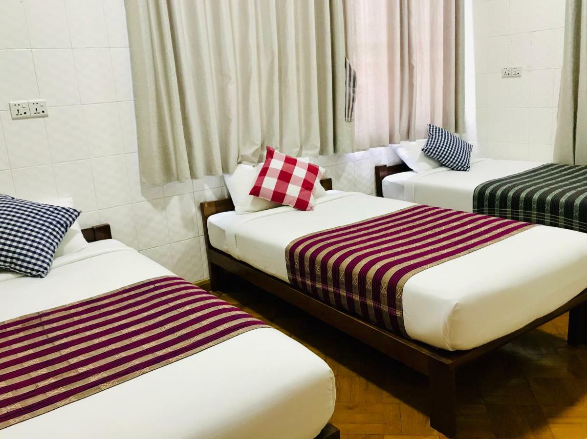 Celia Hostel Mandalay Extérieur photo