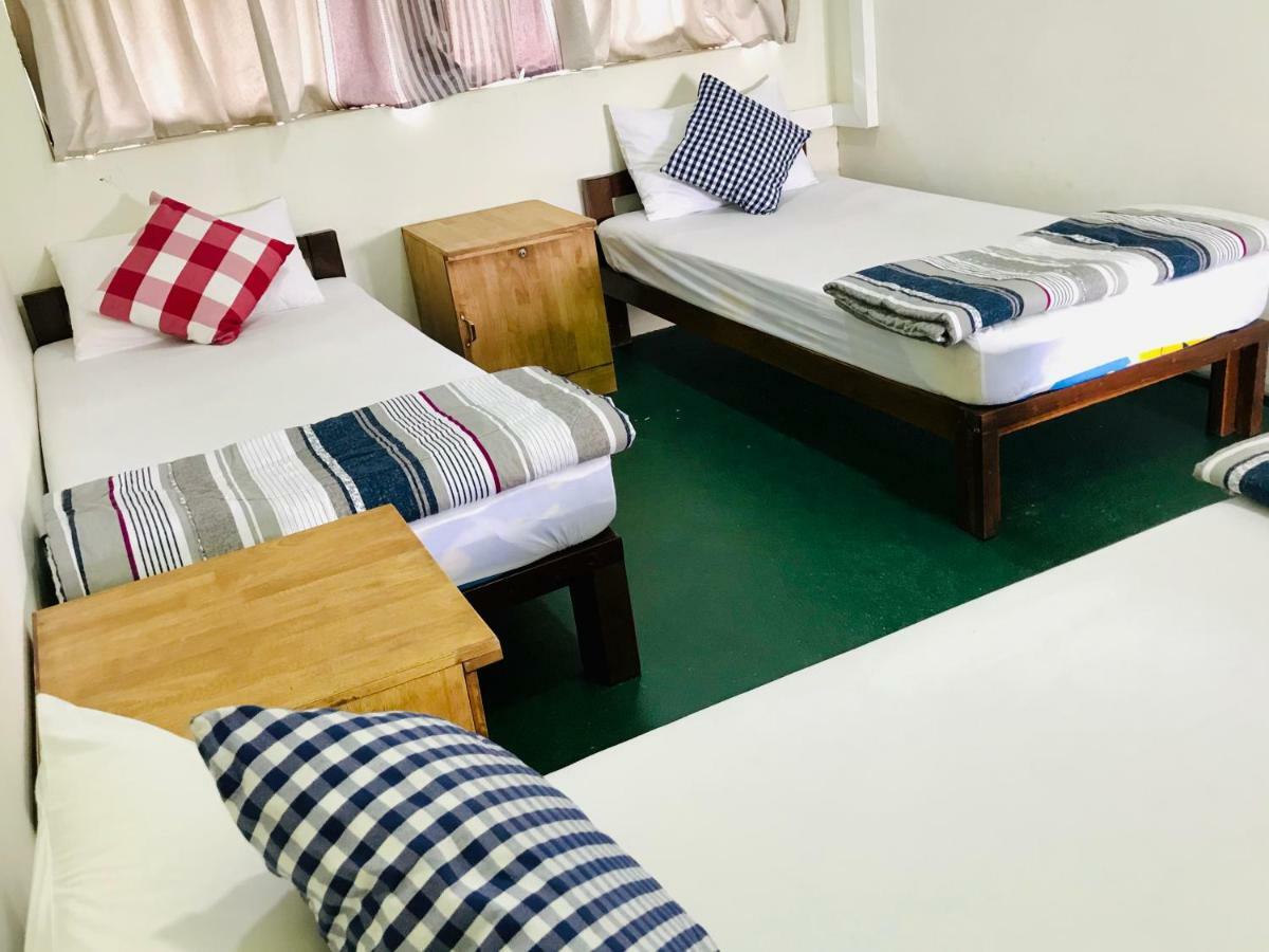Celia Hostel Mandalay Extérieur photo