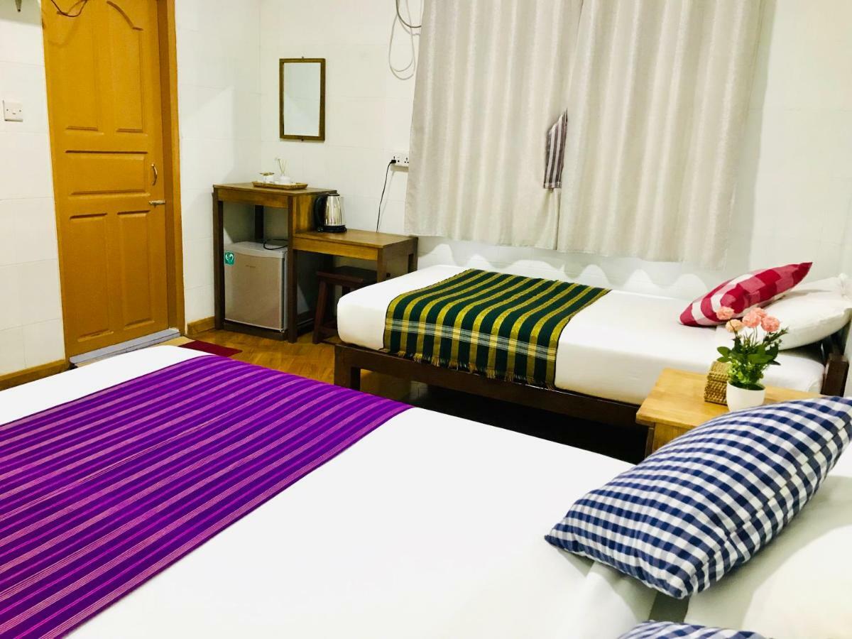 Celia Hostel Mandalay Extérieur photo