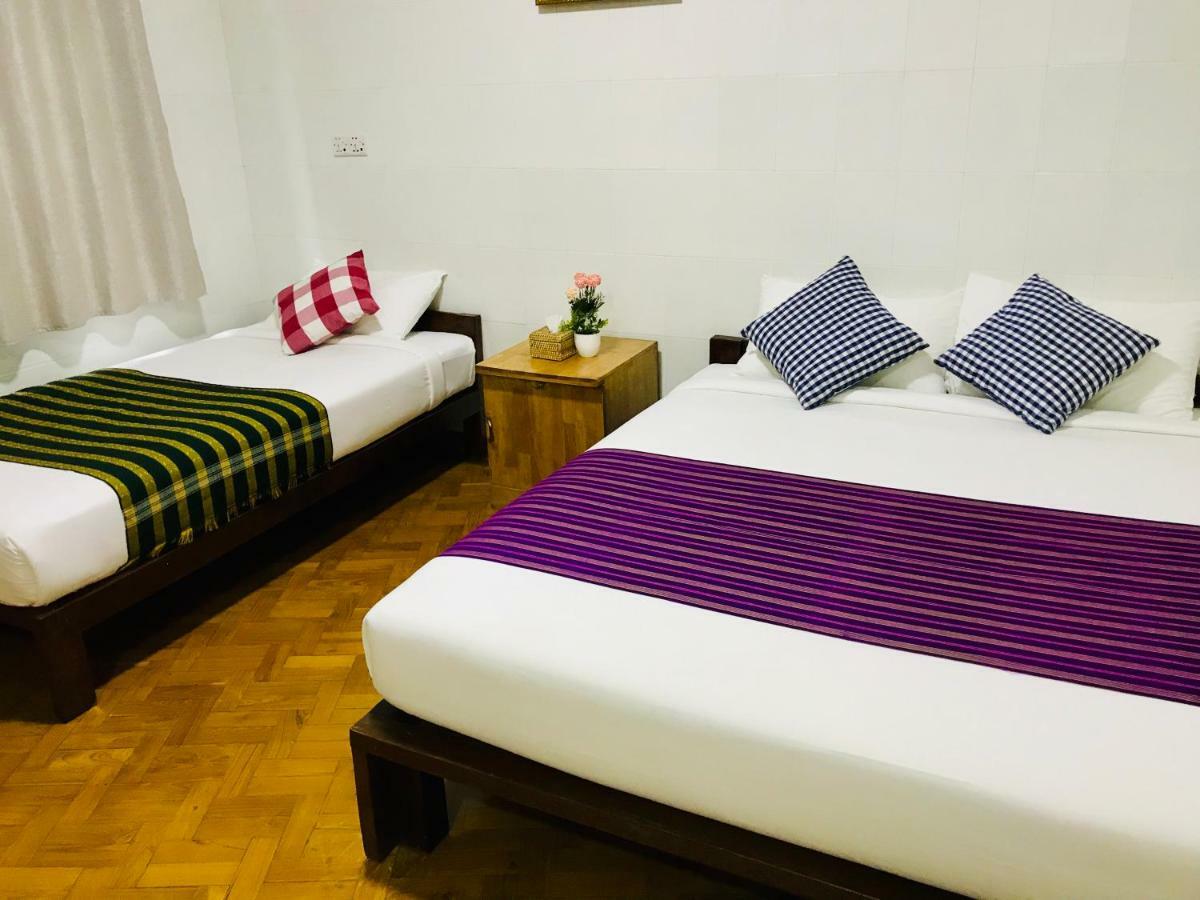 Celia Hostel Mandalay Extérieur photo