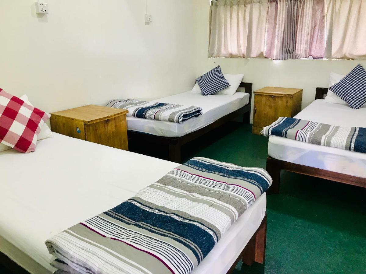 Celia Hostel Mandalay Extérieur photo