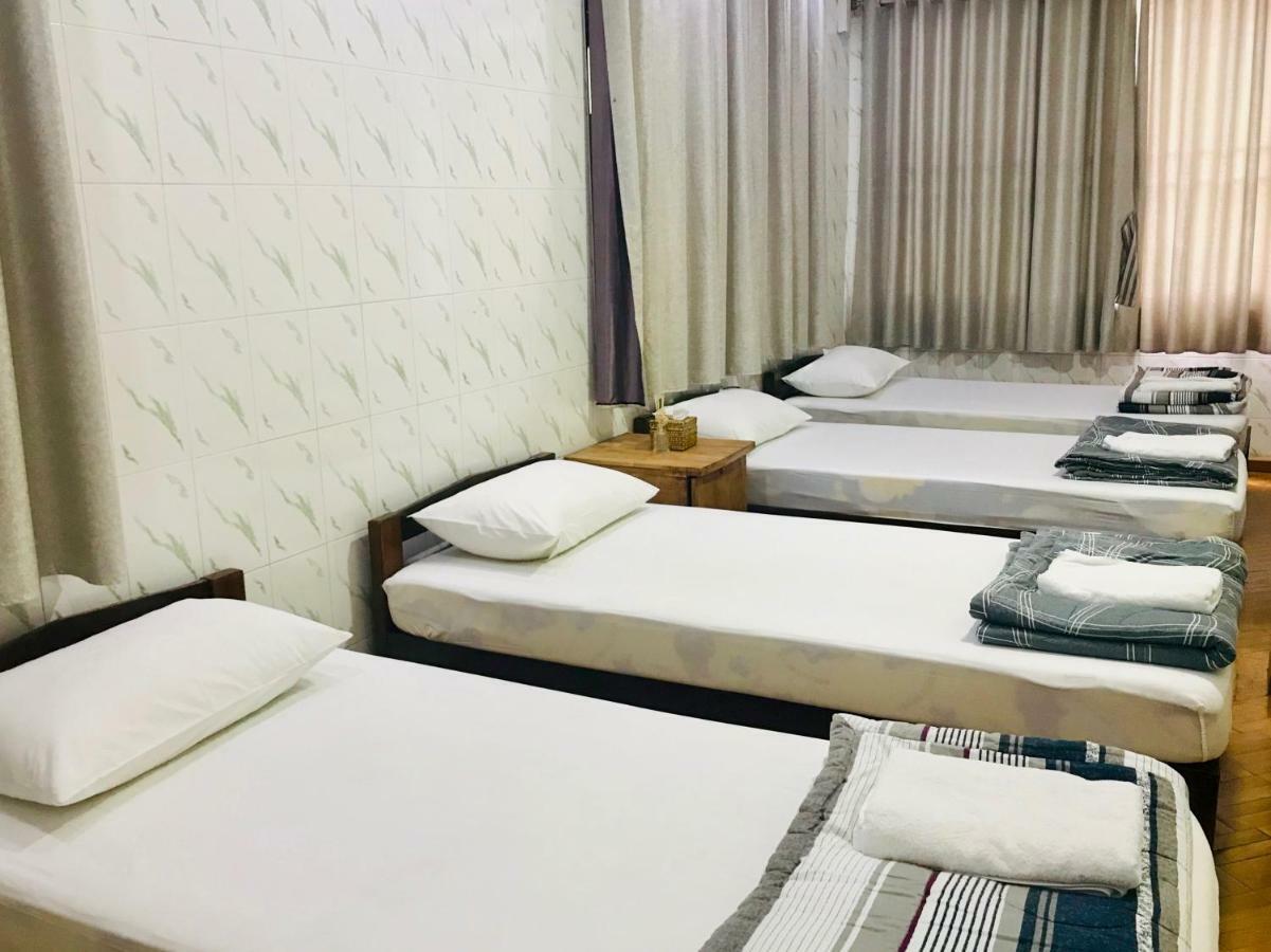 Celia Hostel Mandalay Extérieur photo