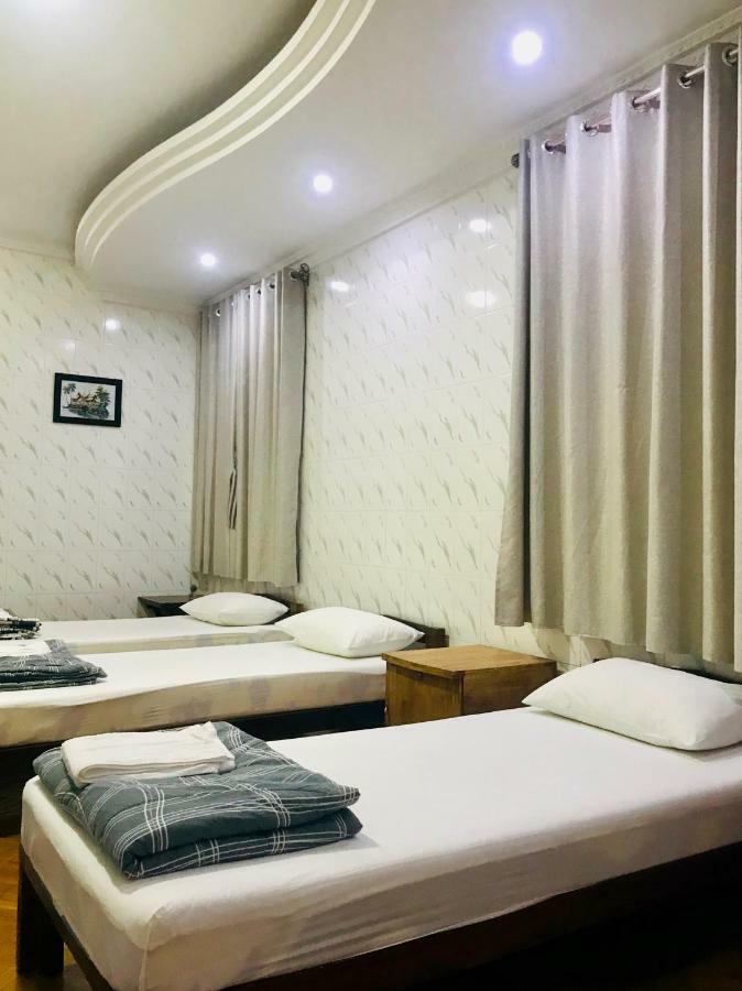 Celia Hostel Mandalay Extérieur photo